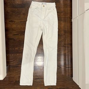 white Zara jeans with gold hardware